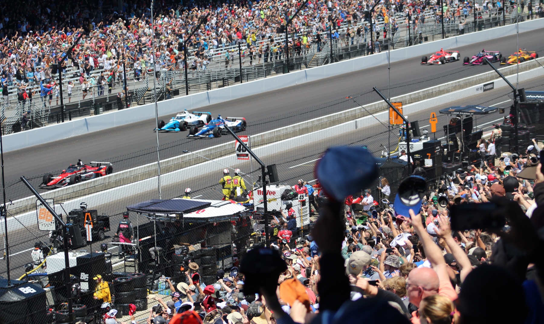 Indy 500 2026 : Rosenqvist gagne avec l'écart le plus serré de l'histoire (0,0233 s)